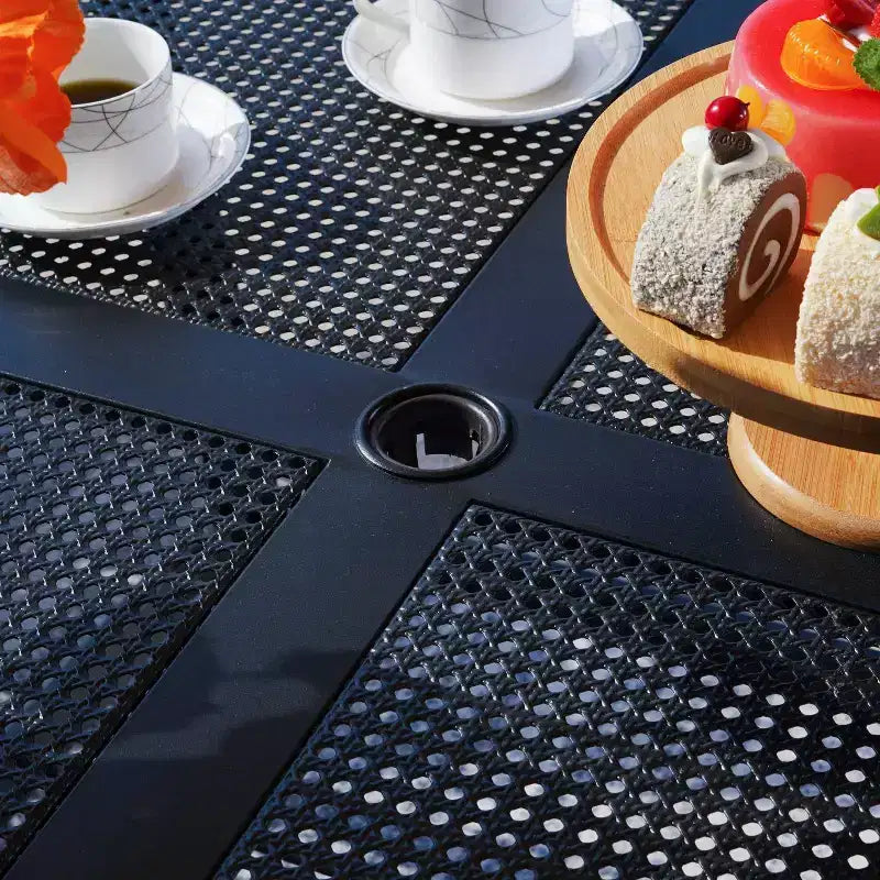 Ensemble de patio 5 pièces avec chaises pivotantes et table carrée en métal – Captiva Designs : Ensemble de mobilier de salle à manger d'extérieur