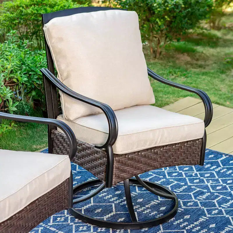 Ensemble de salle à manger extérieur 7 pièces avec chaises pivotantes avec coussins d'assise et de dossier et table en faux bois avec cadre en métal et trou pour parasol - Captiva Designs