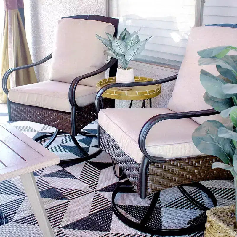 Ensemble de salle à manger extérieur 7 pièces avec chaises pivotantes avec coussins d'assise et de dossier et table en faux bois avec cadre en métal et trou pour parasol - Captiva Designs