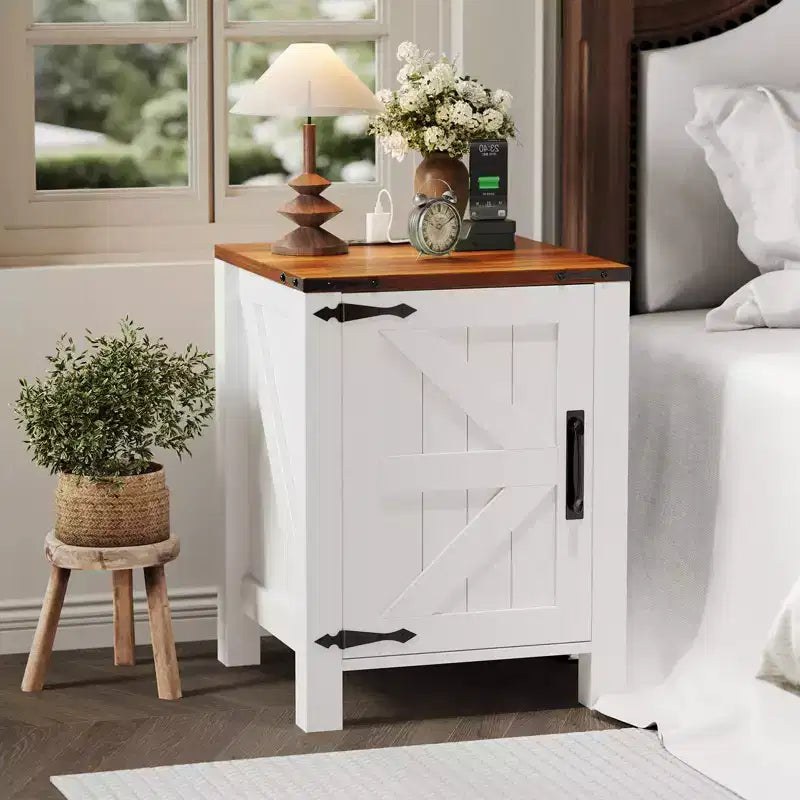 Lot de 2 tables de chevet de ferme avec station de recharge, table de nuit rustique avec porte de grange et étagère réglable, petite table d'appoint pour chambre et salon.