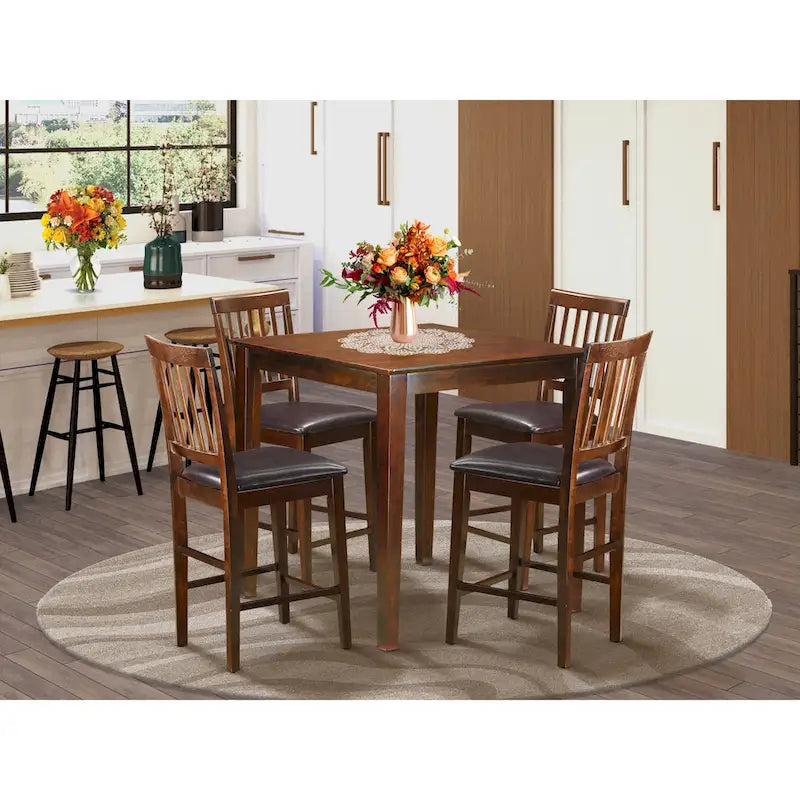Juego de comedor de 5 piezas East West Furniture a la altura del mostrador - una mesa cuadrada y 4 sillas de cocina, caoba (opciones de tipo de asiento)