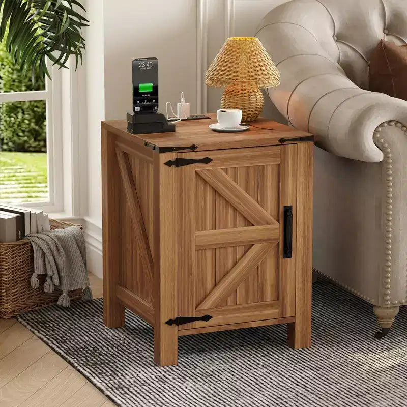 Lot de 2 tables de chevet de ferme avec station de recharge, table de nuit rustique avec porte de grange et étagère réglable, petite table d'appoint pour chambre et salon.