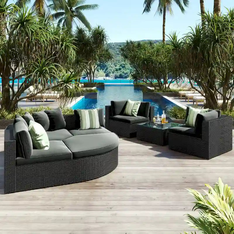 Ensemble de canapé d'extérieur moderne en osier 7 pièces avec table basse, coussins et oreillers rayés, idéal pour le patio, le jardin, la terrasse